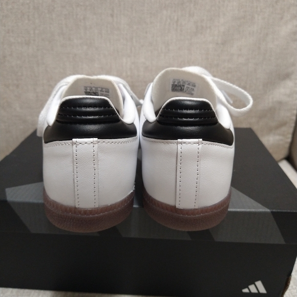 Adidas Samba Classic Shoes - Picture 12 of 15